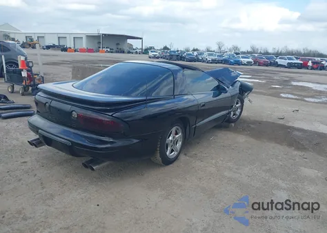 1998 Pontiac Firebird z USA, uszkodzony, nr VIN 2G2FS22K0W2232091